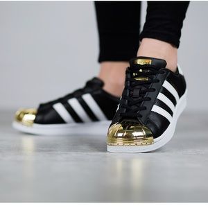 Las mujeres en poshmark metal Toe adidas Las mujeres en poshmark metal Toe adidas